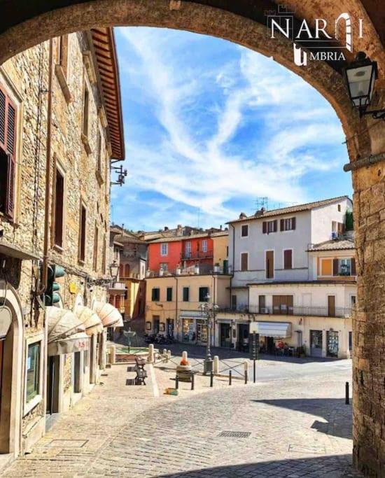 Fresco E Colorato Appartamentino In Narni Scalo Eksteriør billede