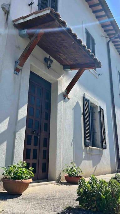 Fresco E Colorato Appartamentino In Narni Scalo Eksteriør billede
