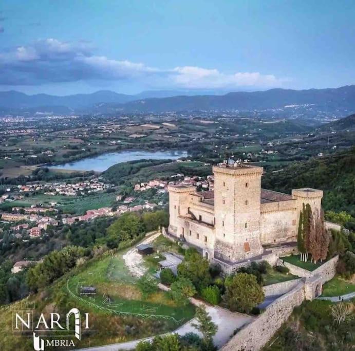 Fresco E Colorato Appartamentino In Narni Scalo Eksteriør billede